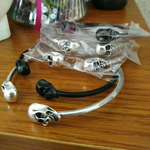 🆕Skull Charm Bangle Bracelet U Choose Color